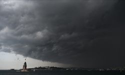 İstanbul'da gök gürültülü sağanak: Meteoroloji uyardı!