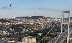 Slackline şampiyonu, İstanbul'da kıtalararası yürüyüş yaptı