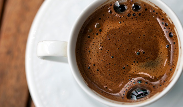 Türk kahvesine 1 tatlı kaşığı ekleyince yağları cayır cayır yakıyor! Canan Karatay öneriyor