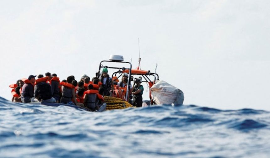 Mültecileri taşıyan tekne alabora oldu: 89 kişi can verdi